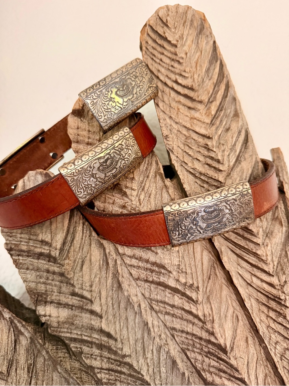 VTG Fossil Leather Belt engraved Buckle concho sz S M 31 32 33 34 western